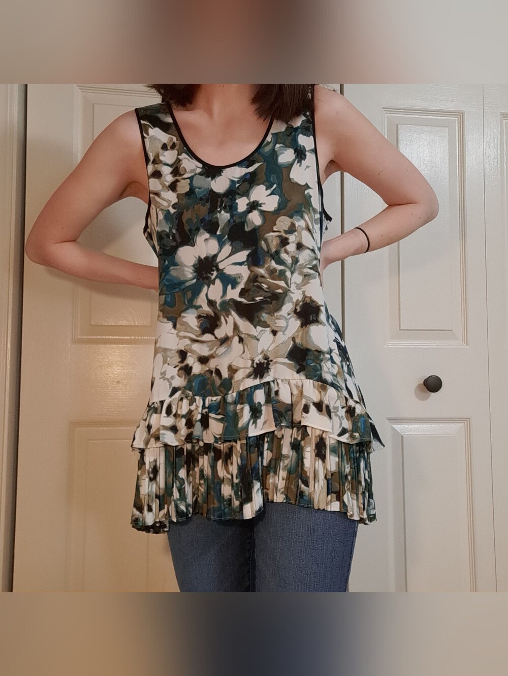 LOGO By Lori Goldstein Sleeveless Floral Top